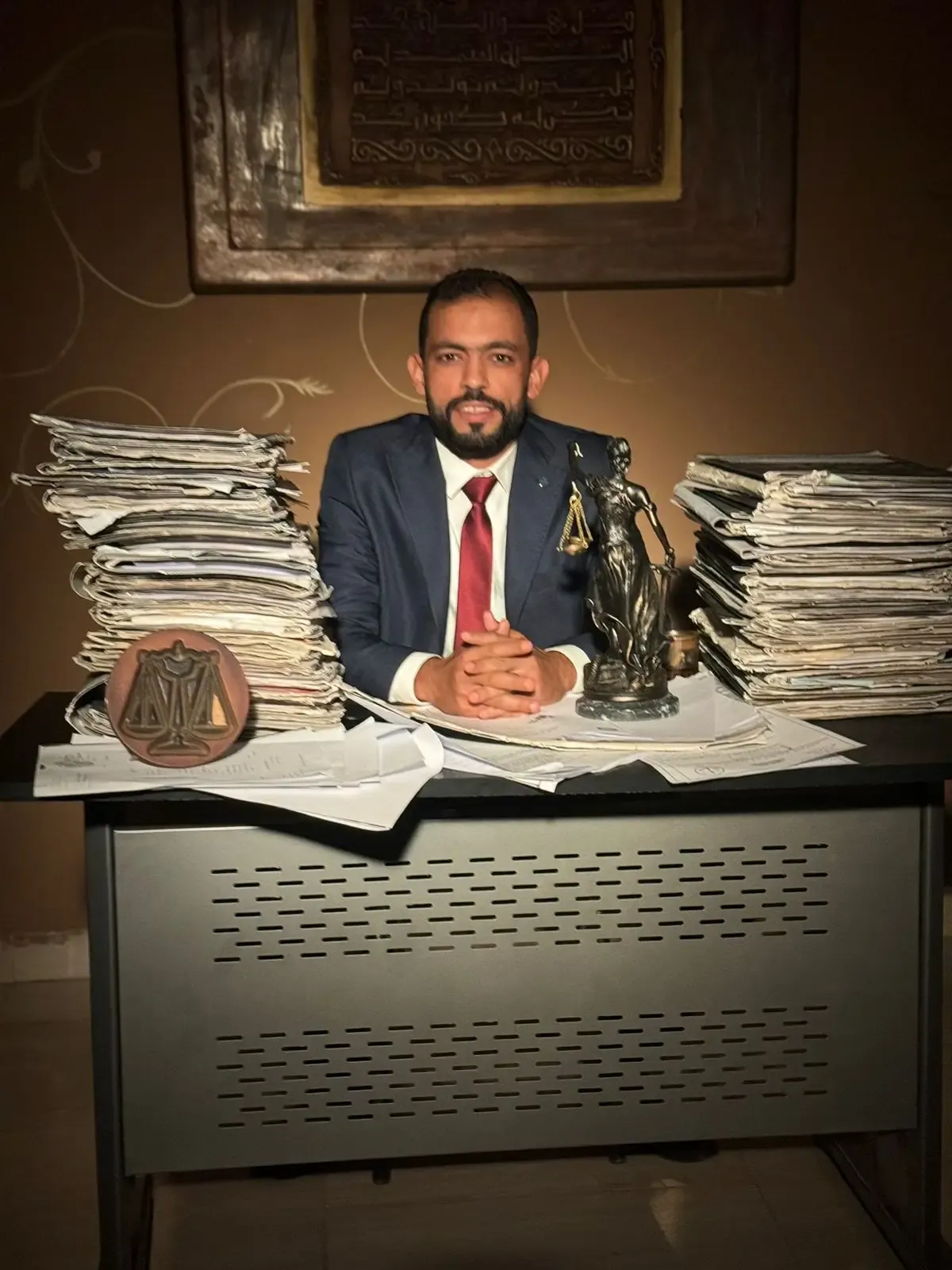 أستاذ / أحمد أبو الريش